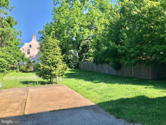 property at 4001 Center Ave