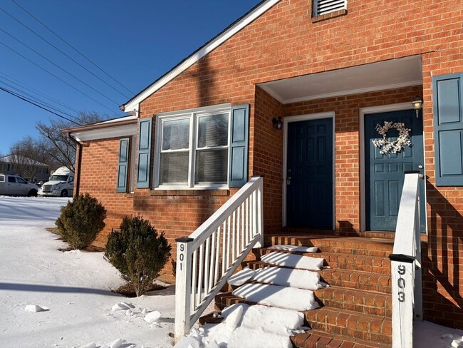 property at 901-903 Old Graves Mill Rd