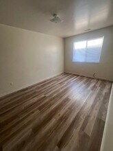 16551-16579 12 Mile Rd in Roseville, MI - Foto de edificio - Building Photo