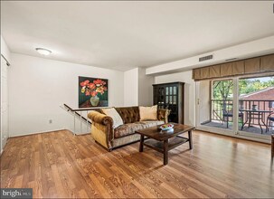 31 Old Forge Crossing in Devon, PA - Building Photo - Building Photo