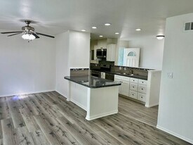8672 Viceroy Cir in Huntington Beach, CA - Building Photo
