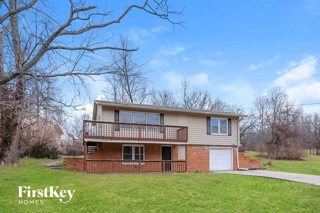 1104 Kearney Rd in Excelsior Springs, MO - Foto de edificio - Building Photo