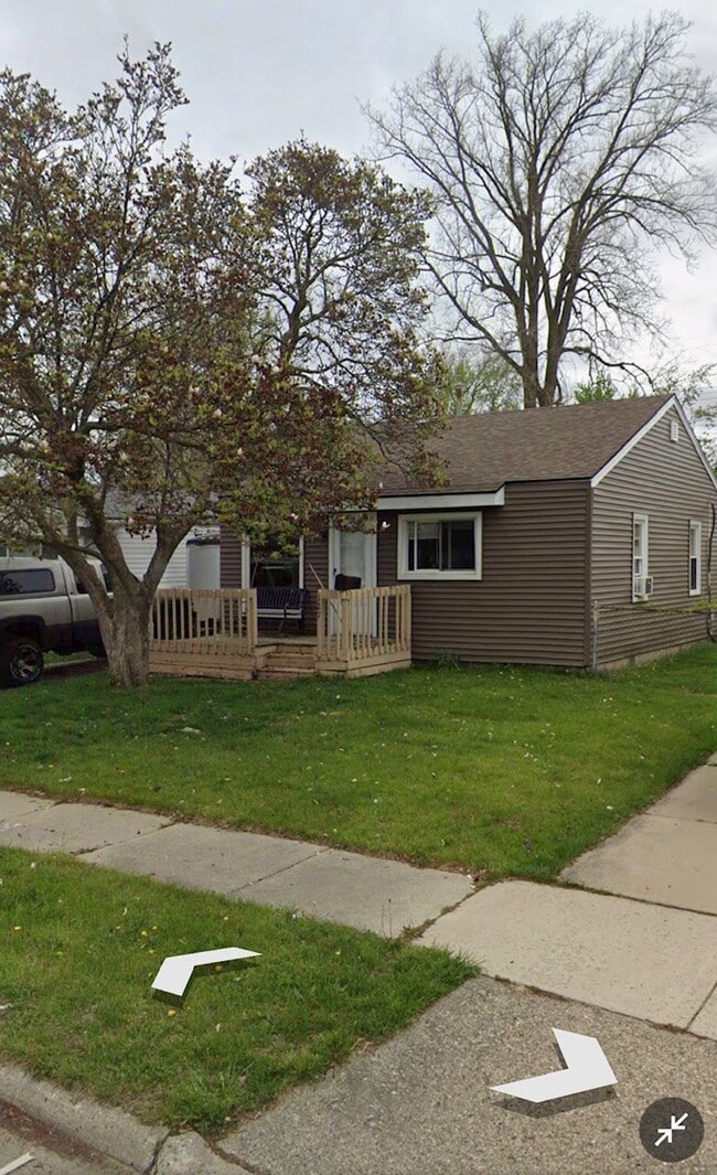 127 E Dallas Ave in Madison Heights, MI - Building Photo - Building Photo