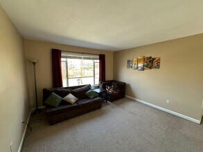 10311 Montrose Ave in Bethesda, MD - Building Photo - Building Photo