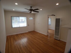 3032 Exposition Blvd, Unit C in Santa Monica, CA - Building Photo - Building Photo