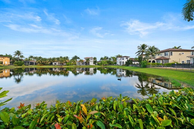 12225 NW 71st St in Parkland, FL - Foto de edificio - Building Photo