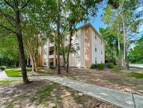 8051 Bay Branch Dr in Spring, TX - Building Photo - Building Photo