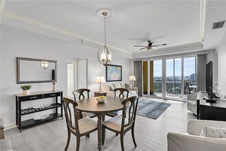 2743 First St, Unit 2303 in Ft. Myers, FL - Foto de edificio - Building Photo