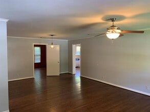6902 E Mockingbird Ln in Dallas, TX - Building Photo - Building Photo