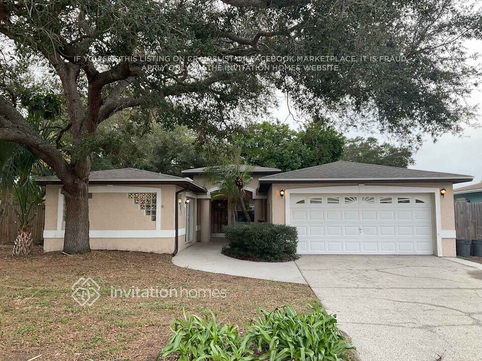 11006 62nd St N in Pinellas Park, FL - Foto de edificio