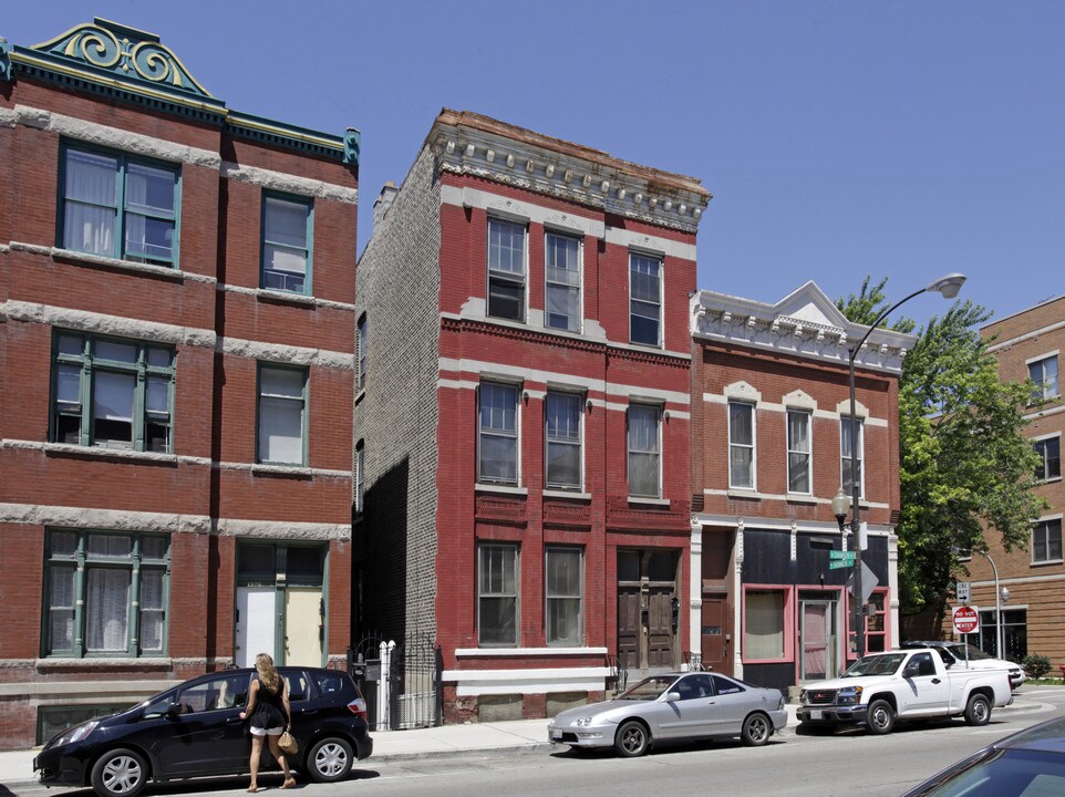 1930 N Damen Ave in Chicago, IL - Foto de edificio