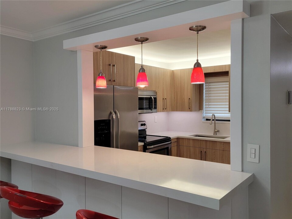 9440 SW 8th St in Boca Raton, FL - Building Photo