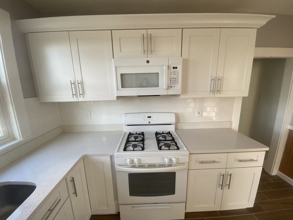 39 Waterhouse St in Somerville, MA - Building Photo