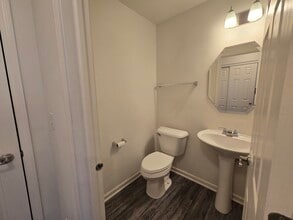 7106 Country Club Hills Dr in Fox Lake, IL - Building Photo - Building Photo