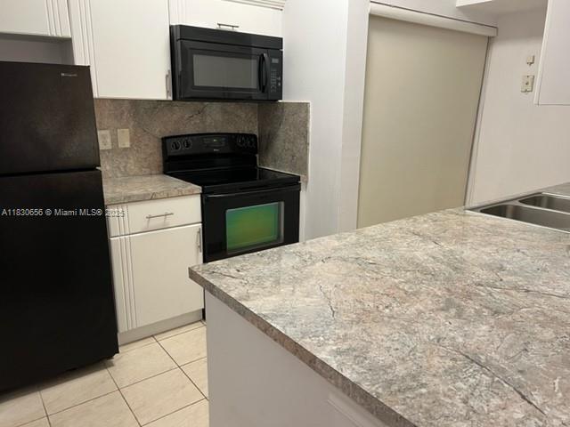 18338 NW 68th Ave in Hialeah, FL - Building Photo - Building Photo