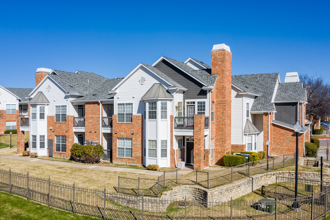 McDermott Place in Plano, TX - Building Photo