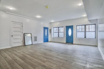 9017 Riverside Pl in North Bergen, NJ - Building Photo - Building Photo