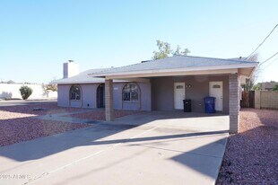 2535 E Maryland Dr in Tempe, AZ - Building Photo