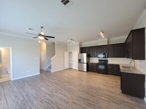 7486 Woo St in Pearland, TX - Building Photo - Building Photo