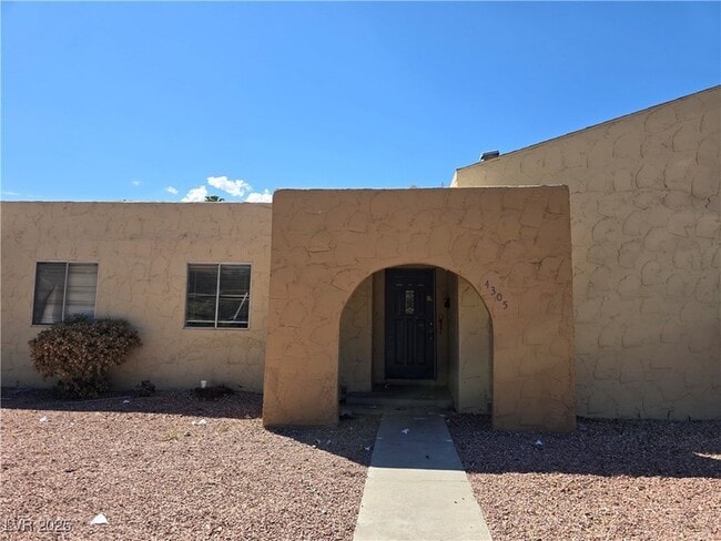 property at 4305 E Moonlight Dr