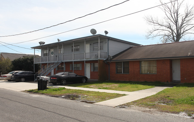 104 W Damour St in Chalmette, LA - Building Photo - Building Photo