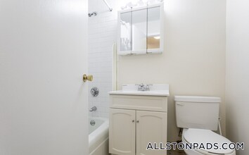 90 Gardner St in Boston, MA - Building Photo - Building Photo