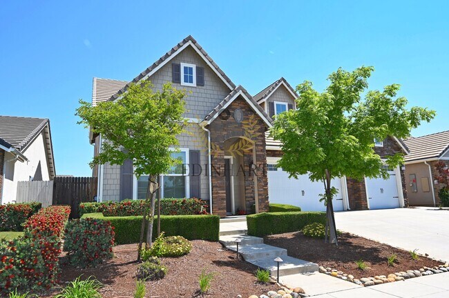 531 Meridian Ave in Madera, CA - Building Photo - Building Photo