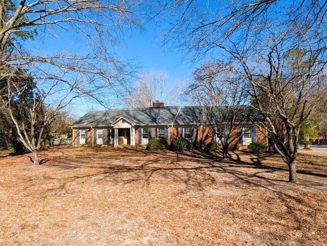 717 Broad St in Fuquay Varina, NC - Building Photo - Building Photo