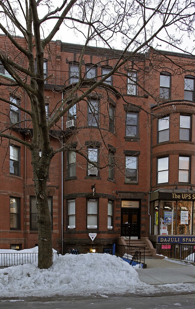 302 Newbury St