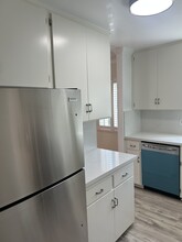 4915 Indian Wood Rd, Unit 500 in Culver City, CA - Building Photo - Building Photo