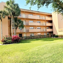 3110 N Pine Island Rd, Unit 302 in Sunrise, FL - Foto de edificio - Building Photo