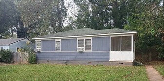 907 Crestline Rd NW in Huntsville, AL - Building Photo