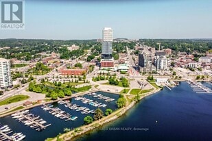 39 Mary St in Barrie, ON - Building Photo