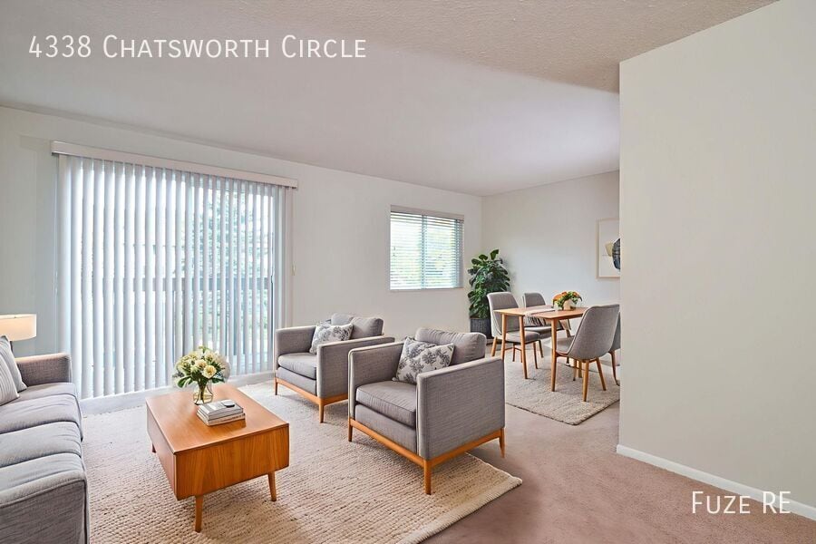 4338 Chatsworth Cir in Shoreview, MN - Building Photo