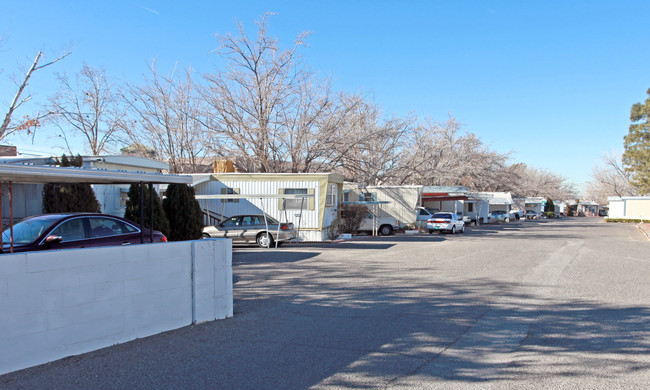 2901 Carlisle Blvd NE in Albuquerque, NM - Foto de edificio - Building Photo