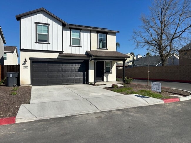 property at 1902 W Meadow Ct