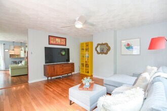 3 Abbot Ct in Marblehead, MA - Building Photo - Building Photo