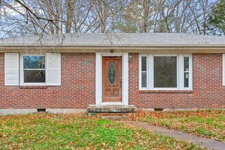 1052 Forrest Dr in Clarksville, TN - Building Photo - Building Photo
