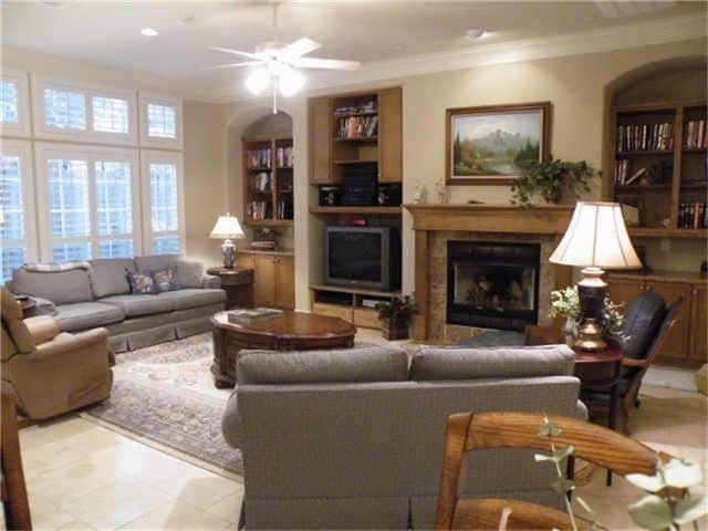 1044 Memorial Village Dr in Houston, TX - Building Photo - Building Photo