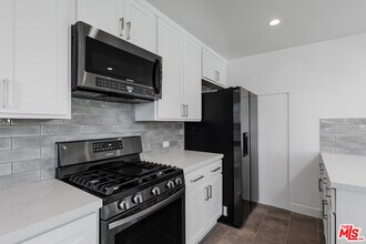 1007 Ocean Park Blvd in Santa Monica, CA - Building Photo - Building Photo