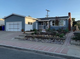 7423 Salizar St, Unit smaller bedroom in San Diego, CA - Building Photo