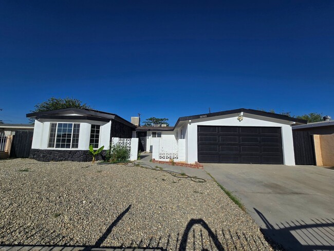 property at 38502 Lemsford Ave
