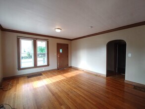 311 E 10th St in Bloomington, IN - Building Photo - Building Photo