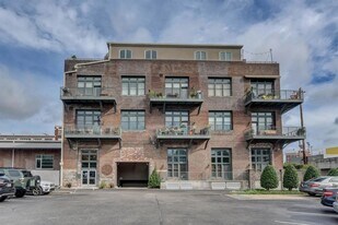 435 S Front St, Unit 308 in Memphis, TN - Building Photo