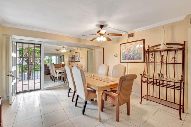5715 Fairway Park Dr in Boynton Beach, FL - Foto de edificio - Building Photo