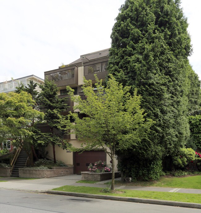 2458 York Ave in Vancouver, BC - Building Photo - Building Photo