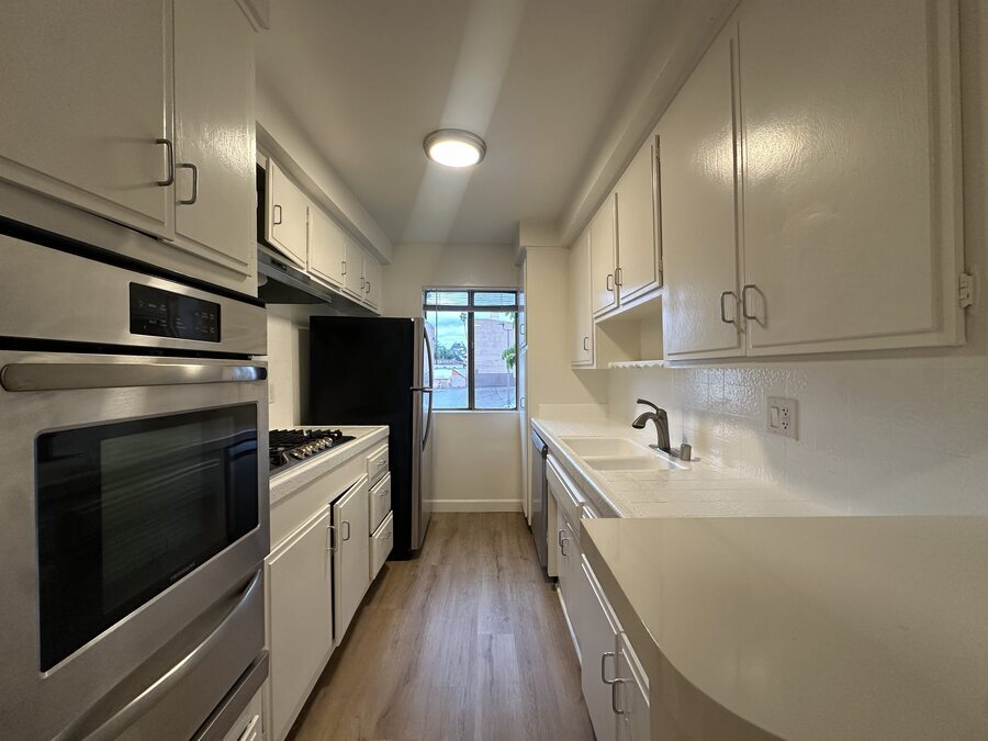 1432 N Fairfax Ave in Los Angeles, CA - Building Photo