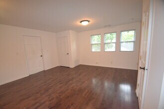 357 Greenwich St, Unit 6 in Valparaiso, IN - Building Photo - Building Photo