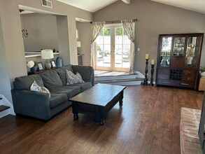 215 Knox St in Costa Mesa, CA - Building Photo - Building Photo