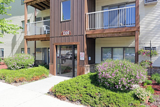 Gateway in Ames, IA - Foto de edificio - Building Photo